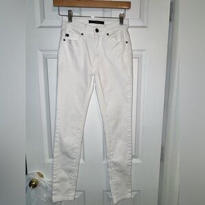 KanCan Women's Crisp White Skinny Jeans